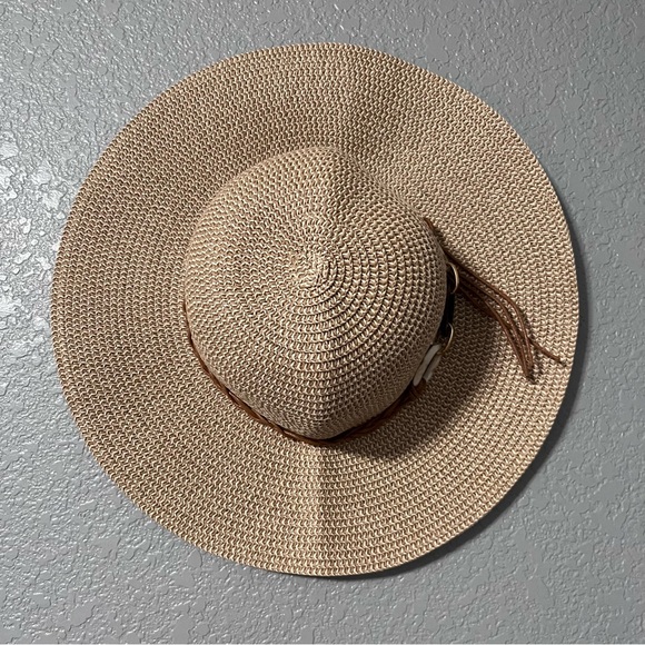 Summer hat! Size 7.5. - Picture 3 of 4